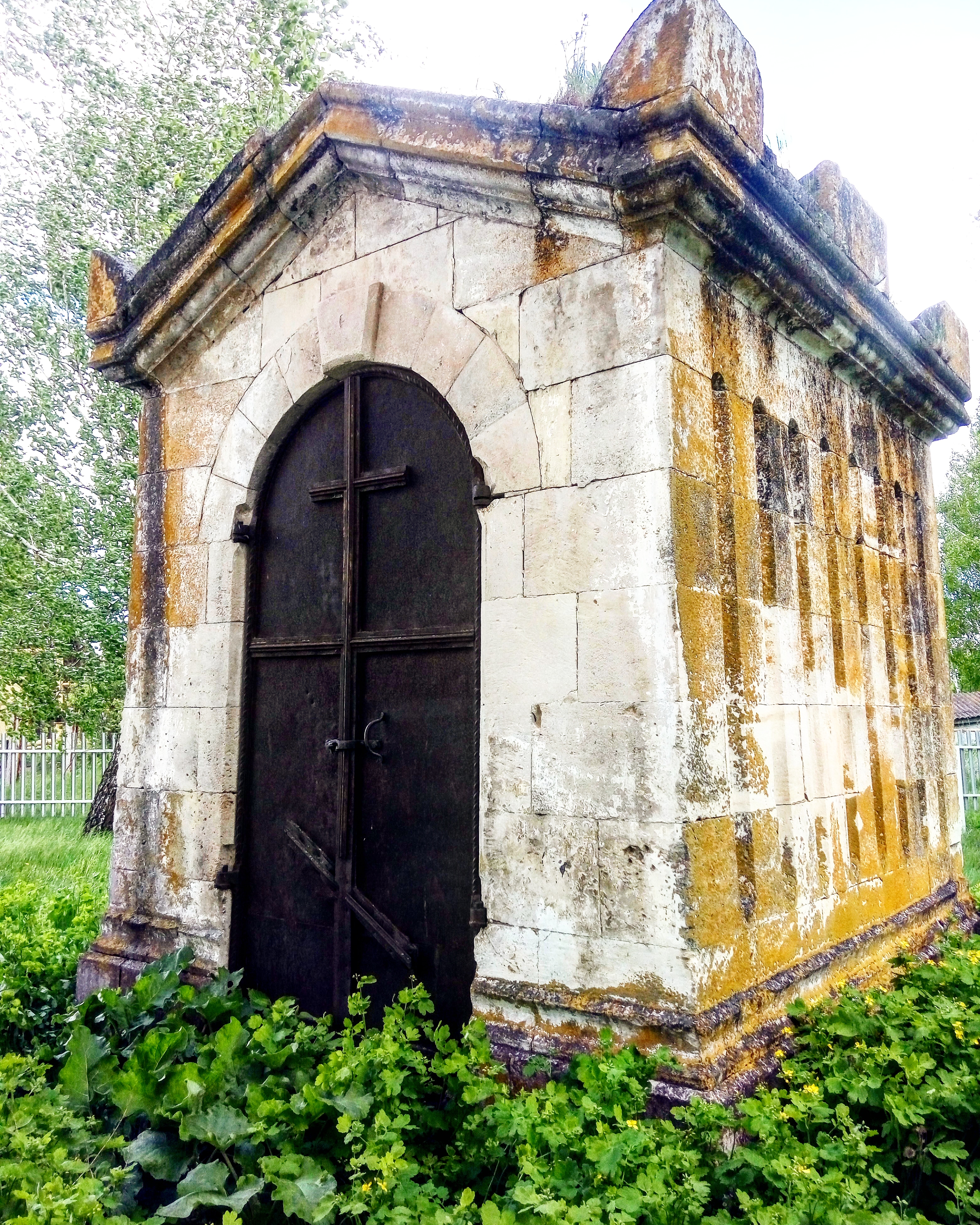Памятник архитектуры, мавзолей, 1790г., Чеберчино.